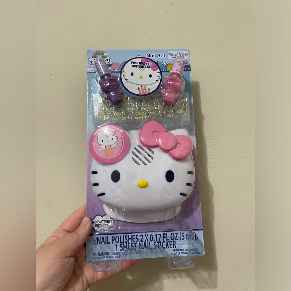 HELLO KITTY AND FRIENDS NAIL SET